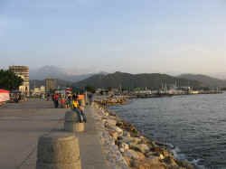 pc_malecon.jpg (58248 bytes)