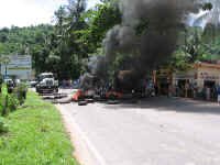 protest1.jpg (98512 bytes)