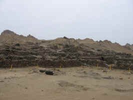 puerto_inca_ruins.jpg (52362 bytes)