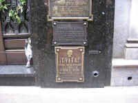 recoleta_evita.jpg (85136 bytes)