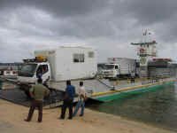 rio_sao_francisco_ferry.jpg (54519 bytes)