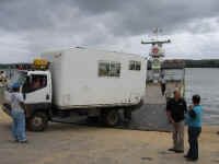 rio_sf_ferry_on.jpg (51517 bytes)