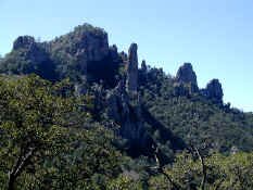 rock formations.jpg (57340 bytes)
