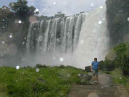 s_falls_kim.JPG (54052 bytes)