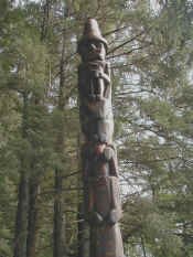 s totem2.jpg (101575 bytes)