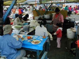 saquisili_lunch.jpg (94928 bytes)