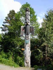 saxman totem2.jpg (116897 bytes)