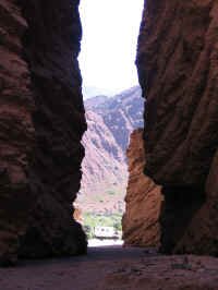 slot_cyn_mouth.jpg (58958 bytes)