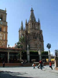 sm_cathedral.JPG (58249 bytes)