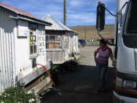small_fuel_station.jpg (78566 bytes)