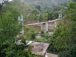tamaz_bridge.jpg (97252 bytes)