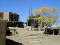 taos kivas.JPG (393244 bytes)