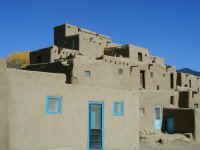 taos pueblo.JPG (379724 bytes)