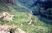 the road down.jpg (52246 bytes)
