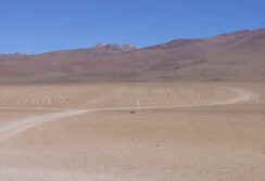 tracks.jpg (45338 bytes)