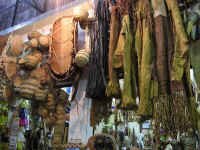 trinket_vendor.jpg (108935 bytes)