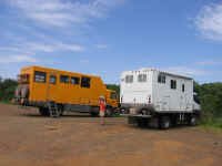 two_overlanders.jpg (57509 bytes)