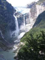 ventisquero_colgante_glacier1.jpg (97135 bytes)