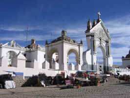 virgen_de_copacabana2.jpg (75870 bytes)