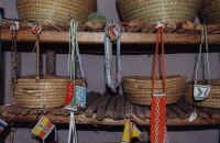 xhosa_crafts.JPG (251721 bytes)