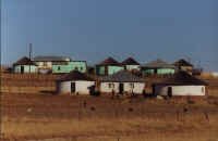 xhosa_village.JPG (188002 bytes)