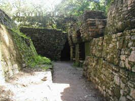 yax_underground.JPG (105163 bytes)