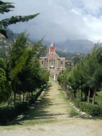 yungay_church.jpg (75584 bytes)